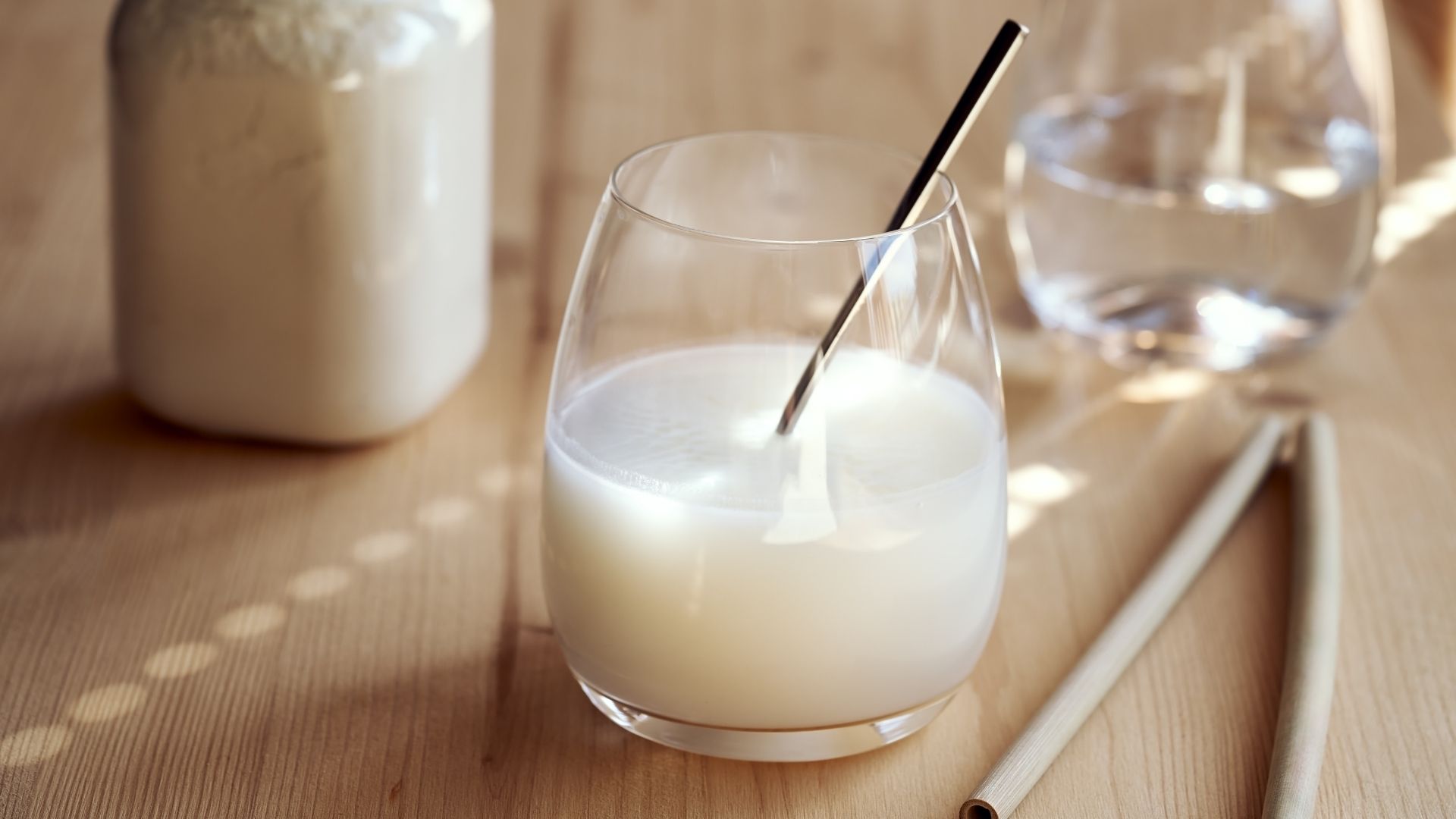 Cách pha sữa non và sữa công thức đúng cách